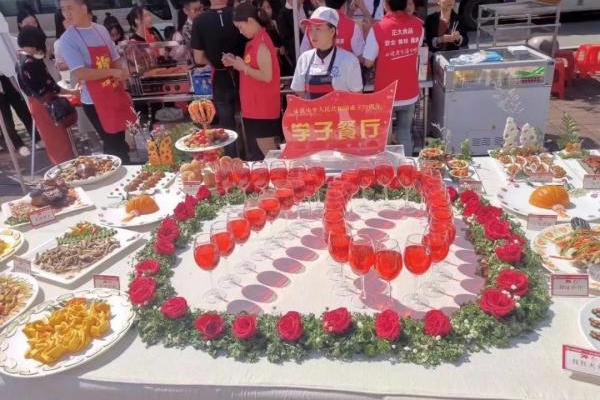 电子科大第十届校园美食文化节开幕